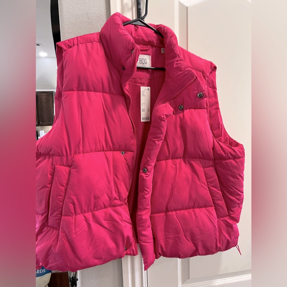 Urban Outfitters BDG Pia Puffer Vest - size XL. Brand new!